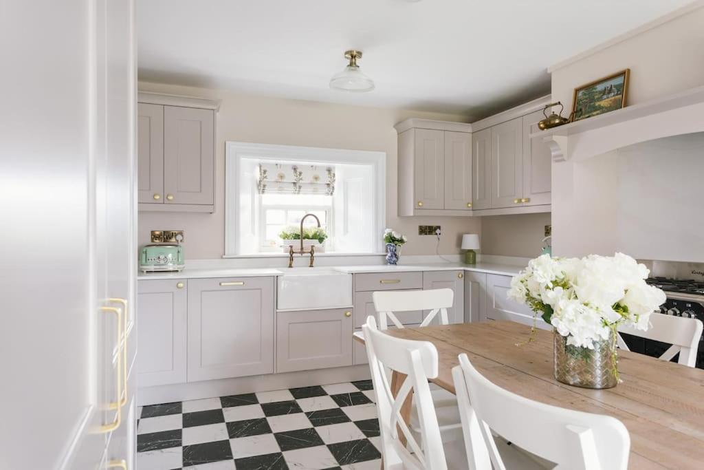 The Farmhouse At Corrstown Village Portrush Eksteriør bilde
